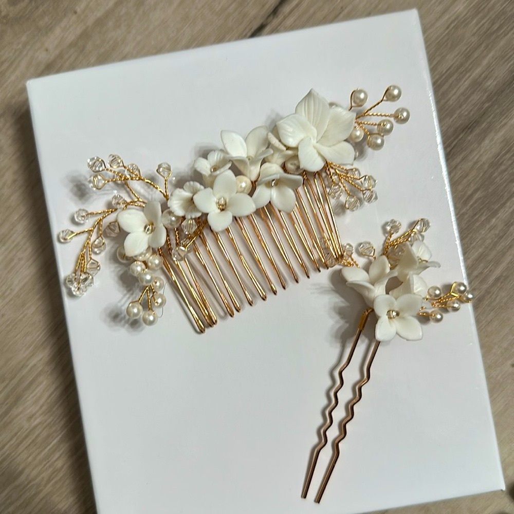 Millennium Bride Swarovski Crystals & Pearl Floral Hair Piece Set